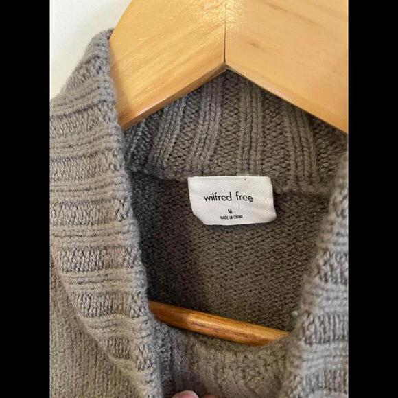 Wildfred Free Sweater Size S - Picture 3 of 6